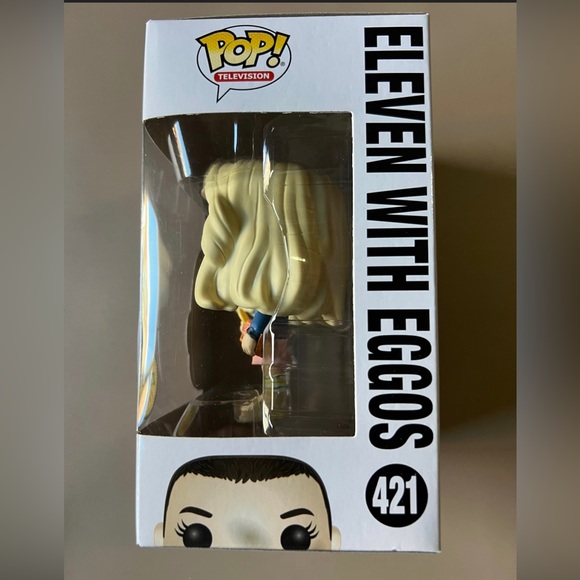 Funko Pop Eleven with Eggos Chase edition + Protector - Picture 2 of 6